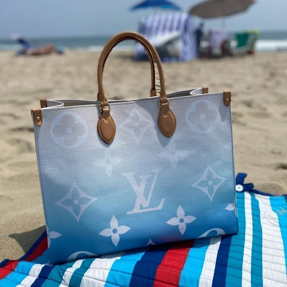 LOUIS VUITTON Monogram Giant By The Pool Onthego GM Blue